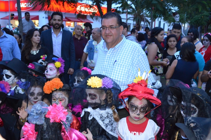 Imagen alusiva a la nota Inaugura el secretario de Educación la Vía de la Catrina en el Paseo Chapultepec