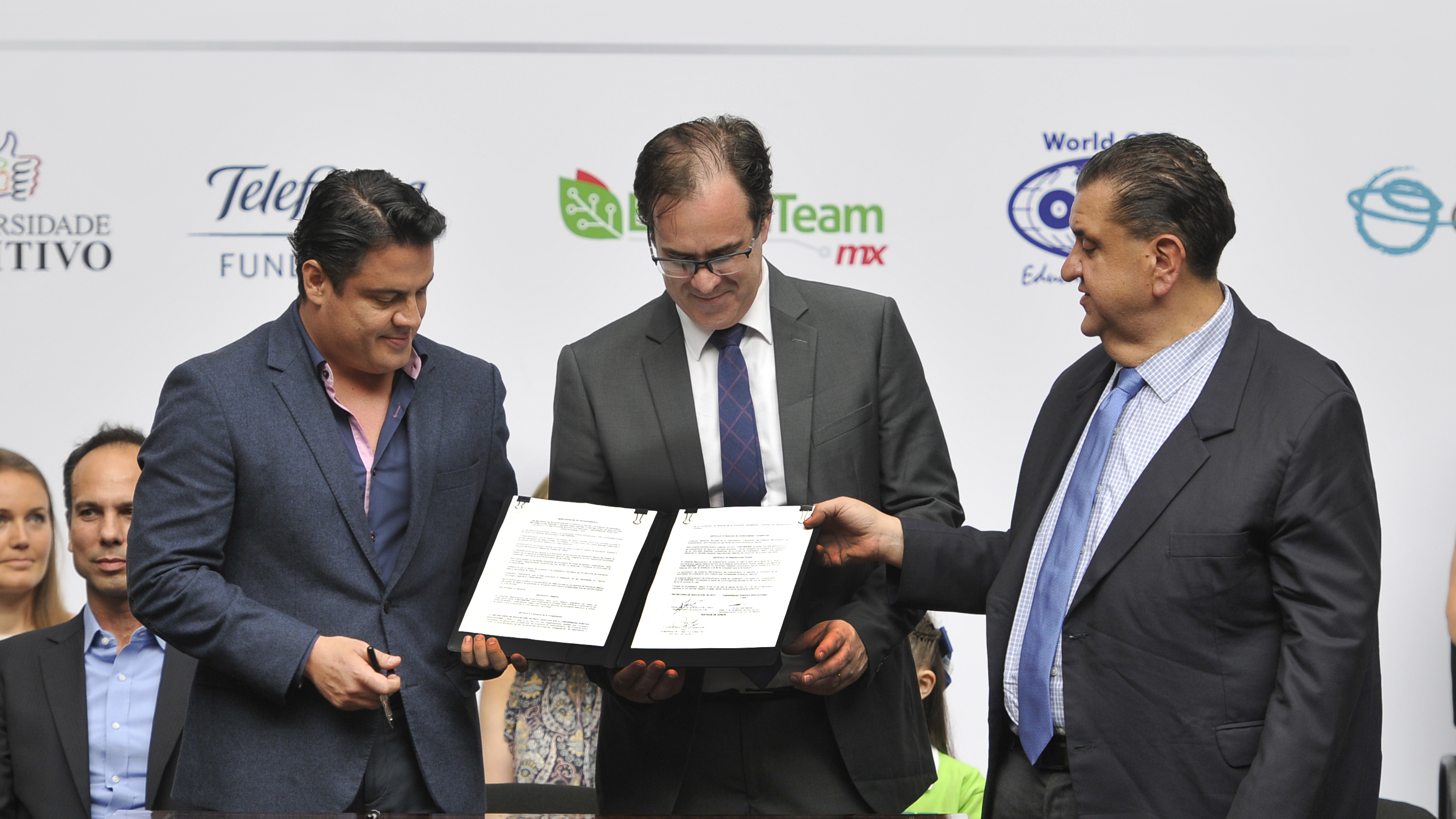 Aristóteles firma convenio para un modelo educativo innovador en Jalisco |  Gobierno del Estado de Jalisco